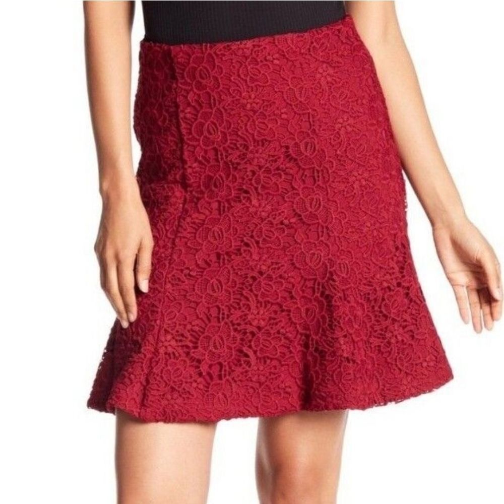 Club Monaco Crochet Lace Trumpet Skirt Sz 2